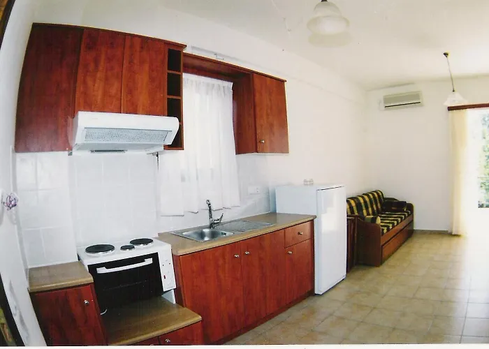 Valias House * Finikounta